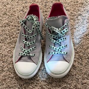 LIKE NEW! CONVERSE Gray and Pink Sneakers with Polka Dot Laces